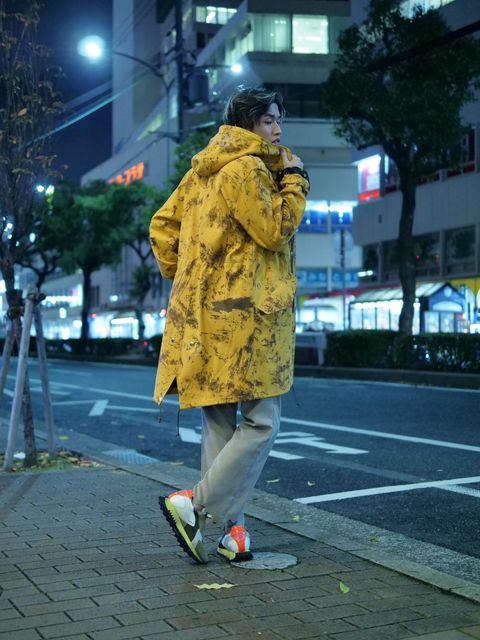 いつもと違った新鮮な着こなしで差別化を表現。