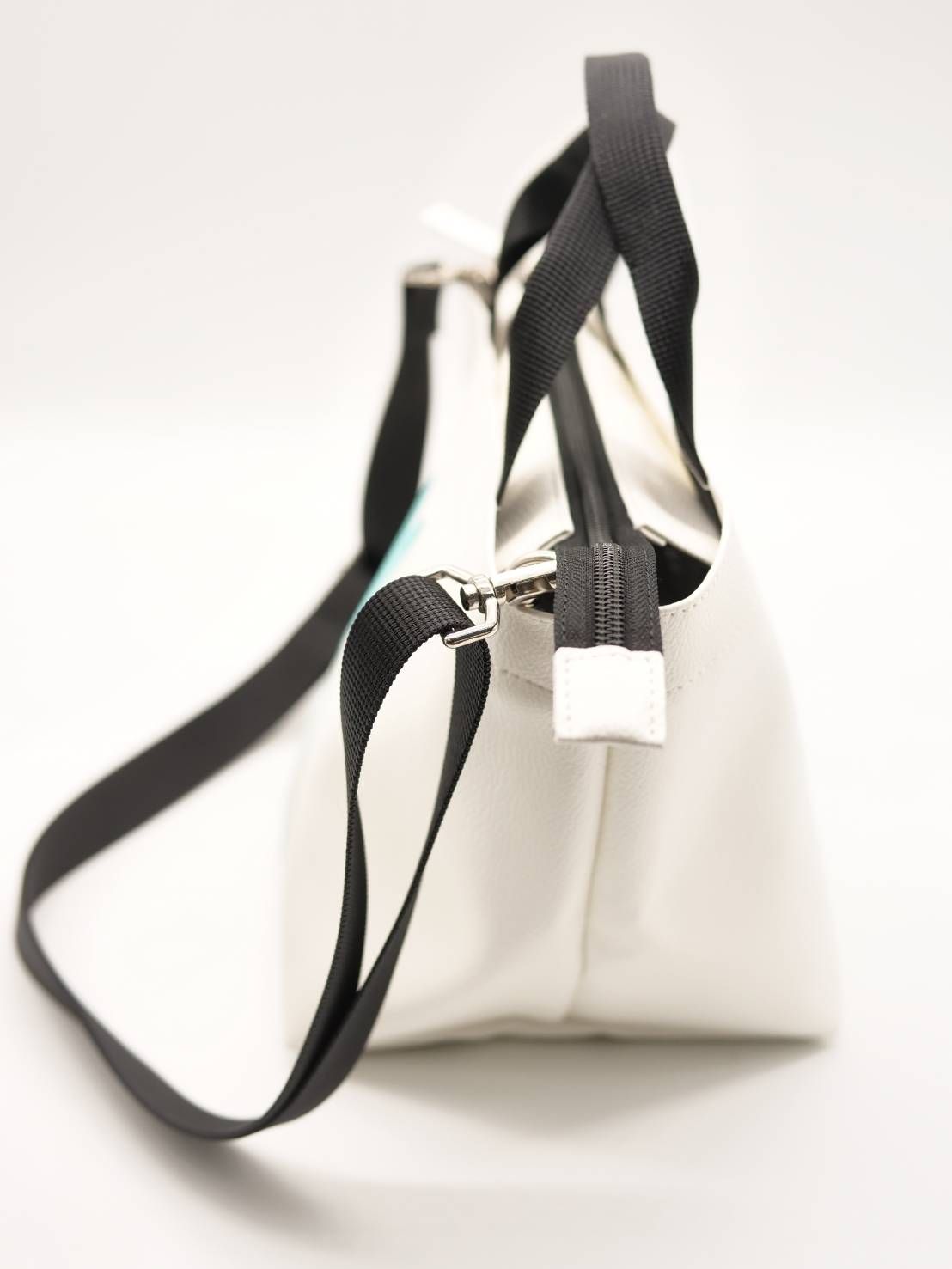 【実用性が高いBAG】 PARISブランドトートバッグ / WHITE / ハートデザイン / 刺繍 / ショルダーバック