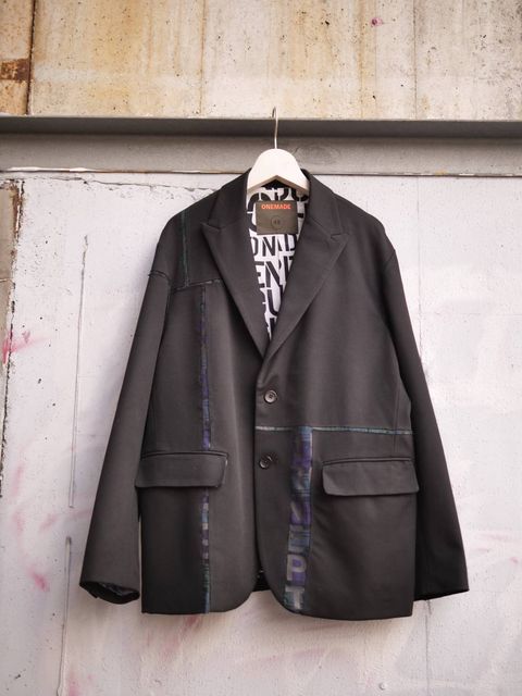 ONEMADE テーラードジャケット｜アートを纏う、40代からの差別化アウター