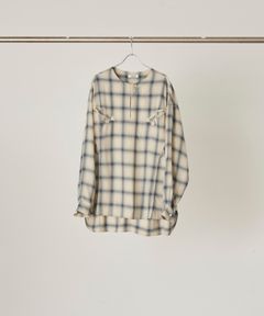 「淡く、品良く、ナチュラルに」 ― 大人のための上質セットアップ
