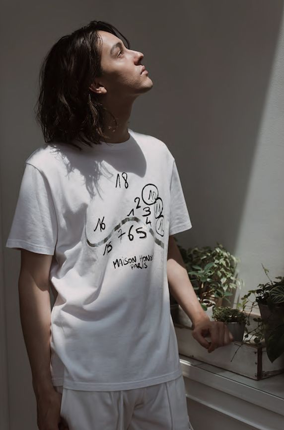 【大人オシャレTシャツ】 Kevin / WHITE / コットン100％ / レギュラーフィット / ユニセックス/ Tシャツ