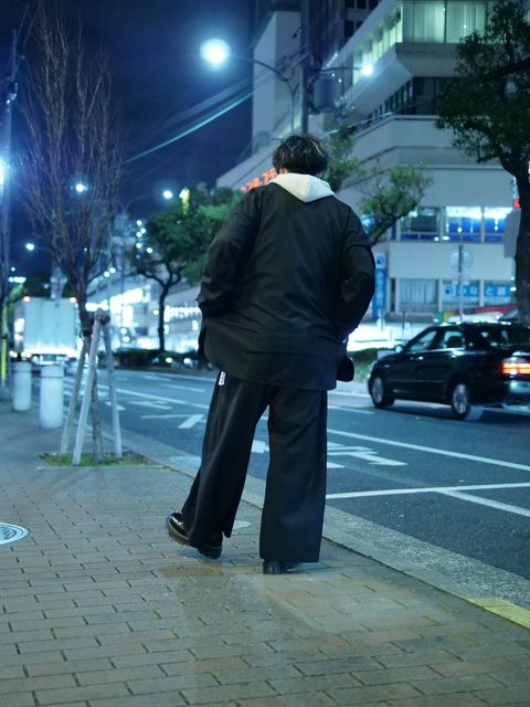 大人の雰囲気を最大限に引き立てる。