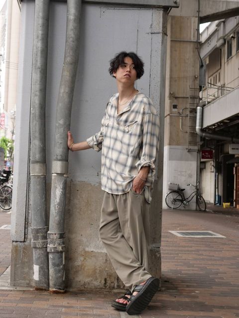 「淡く、品良く、ナチュラルに」 ― 大人のための上質セットアップ