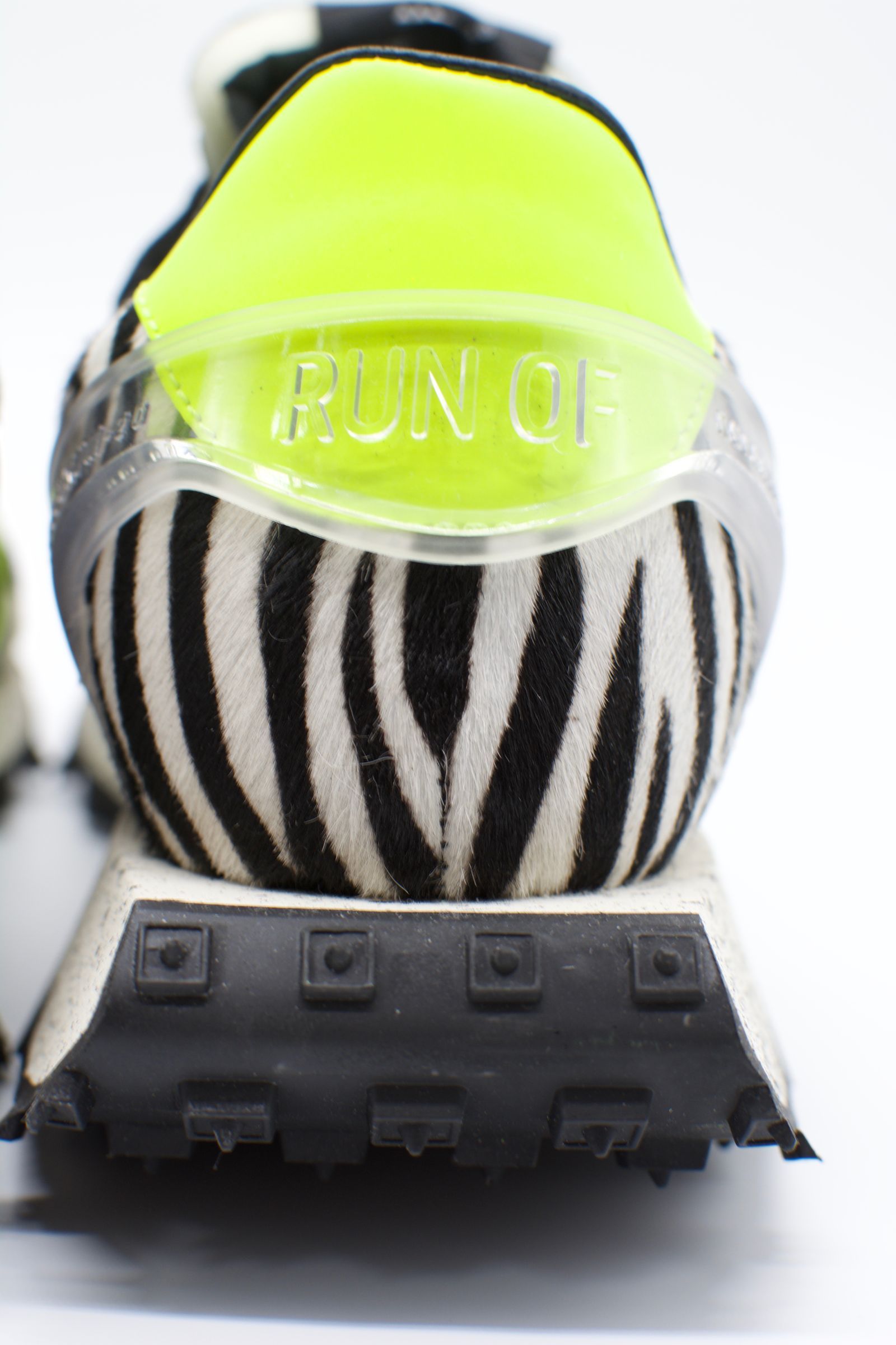 RUNOFスニーカー/  NAIROBI / ナイロビ /大注目スニーカー / 異素材コンビネーション / ダットスニーカー / BOEMOS社