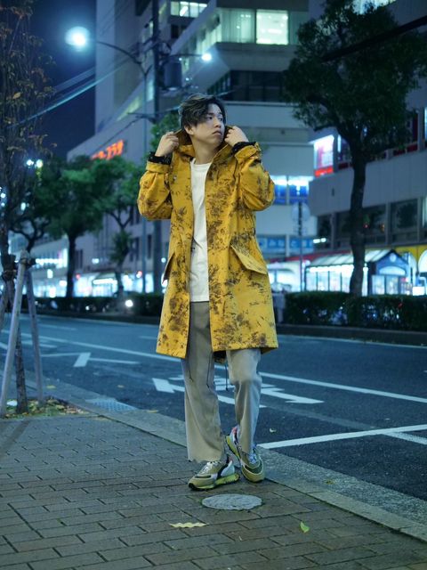 いつもと違った新鮮な着こなしで差別化を表現。