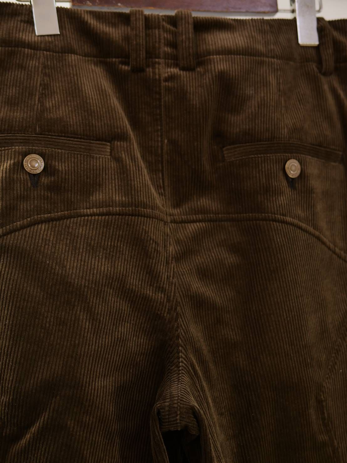 立体裁断×ミリタリー / ANOVALDAY コーデュロイパンツ / ウエスタンモチーフ刺繍 /  大人の秋冬スタイル