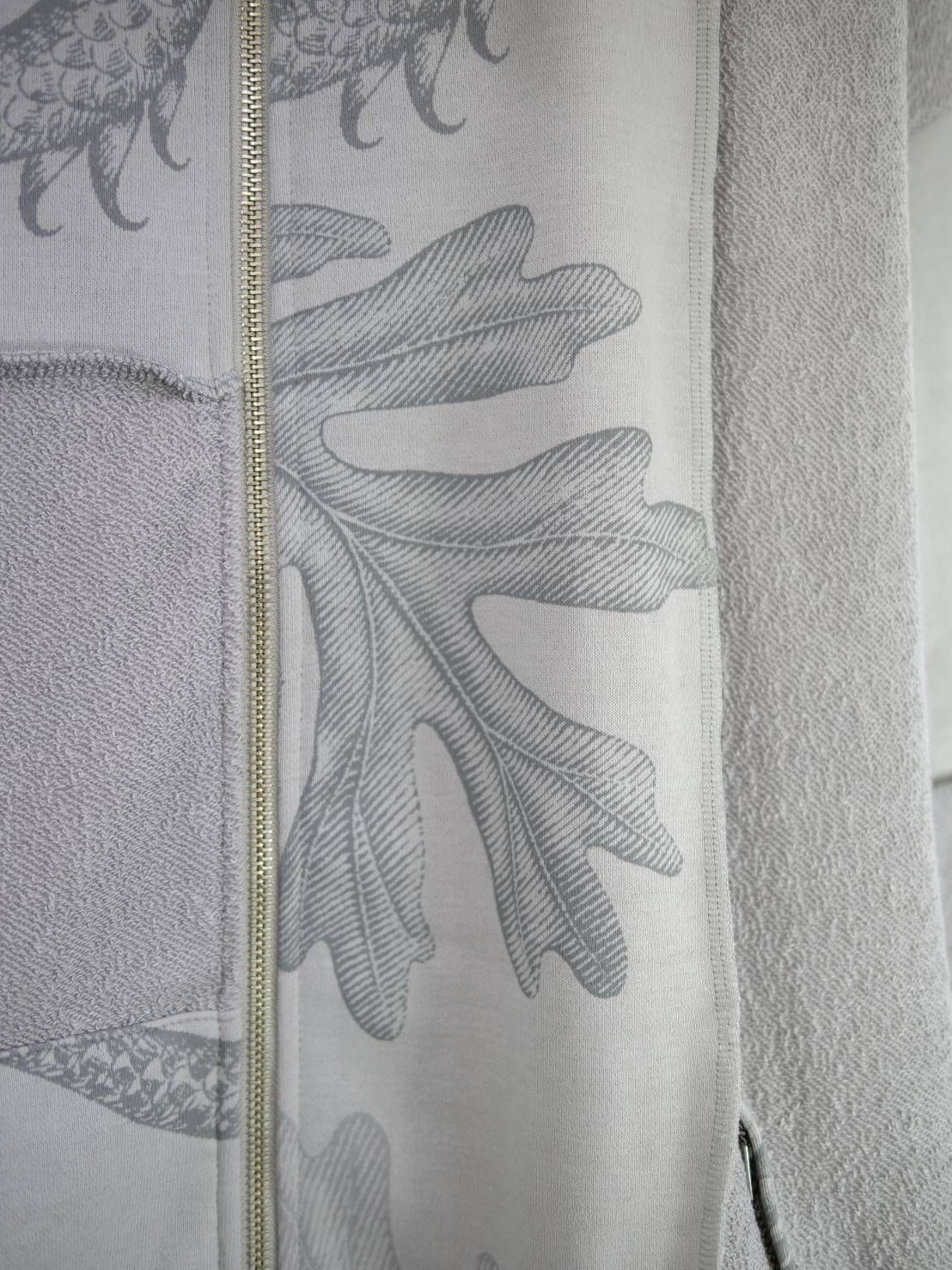 【40代からの大人ZIPパーカー】 立体パズル構造 × 異素材デザインで差がつく、品格カジュアル