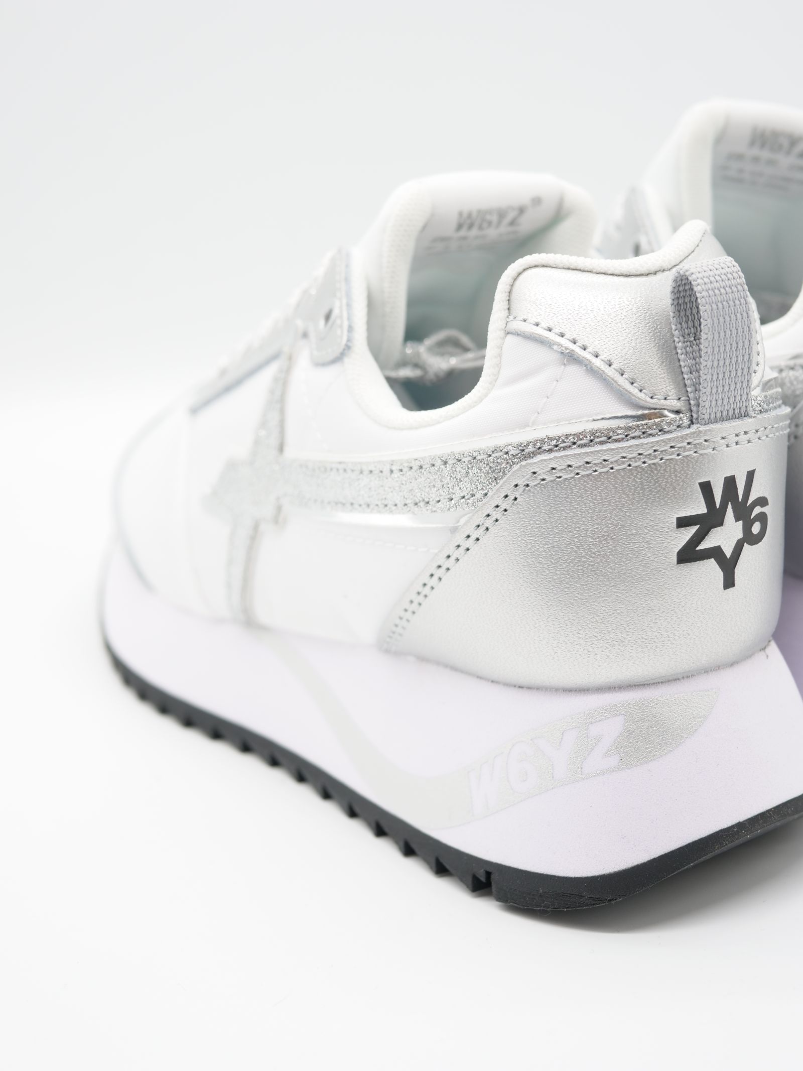【希少レディース 】KIS-W  SILVER ×  WHITE / ローカットスニーカー「スウェード×ナイロン×パテントの異素材コンビネーション」