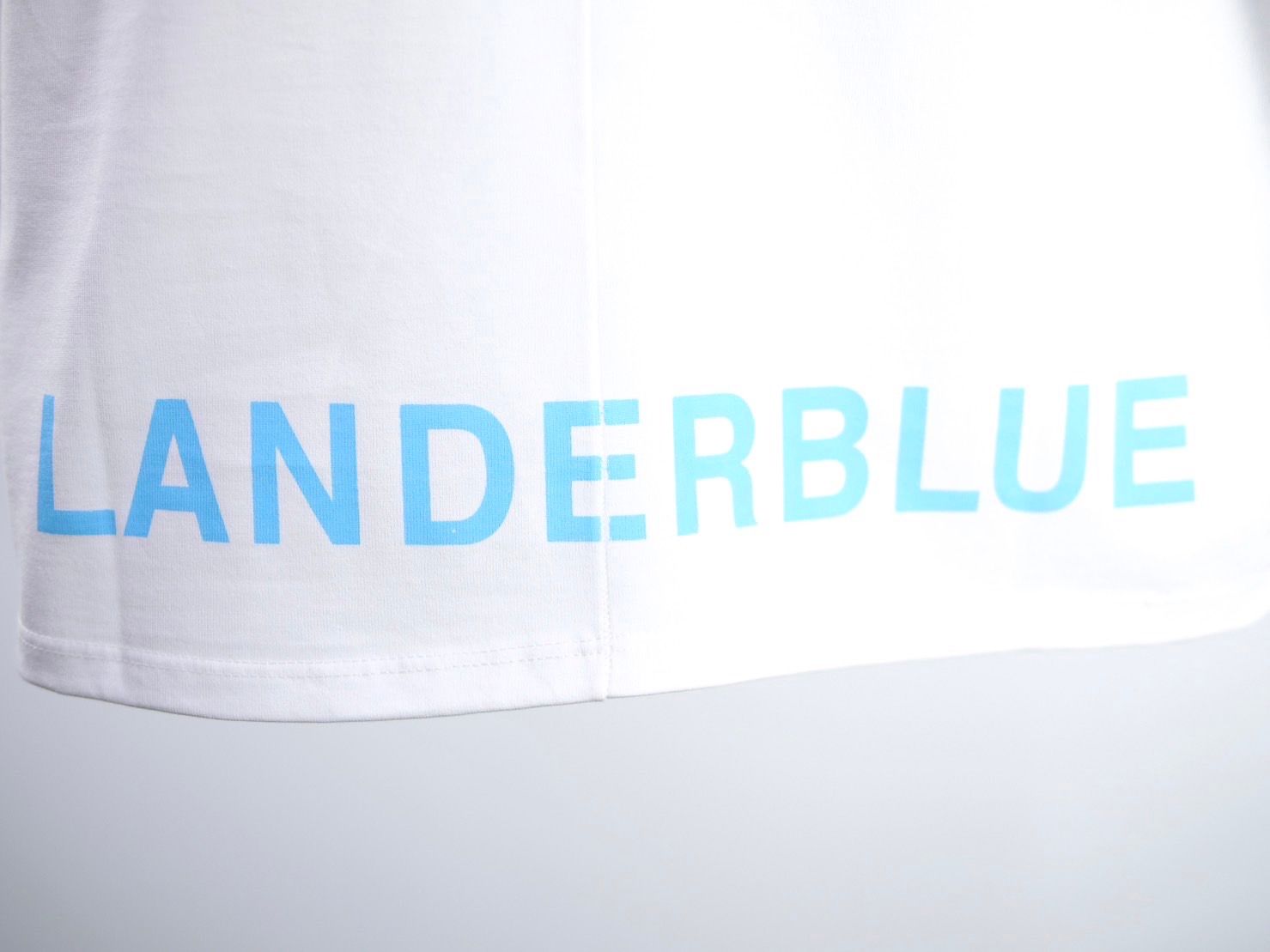 【アート作家が手がけるブランド】ONEMADE / Art TSshirt / ハンドメイド / 1点物 / 白色 / WHITE