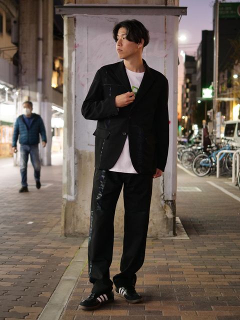 【大人の黒セットアップ｜MIKIO氏アートブランドが描く、日常を格上げするスーツスタイル】