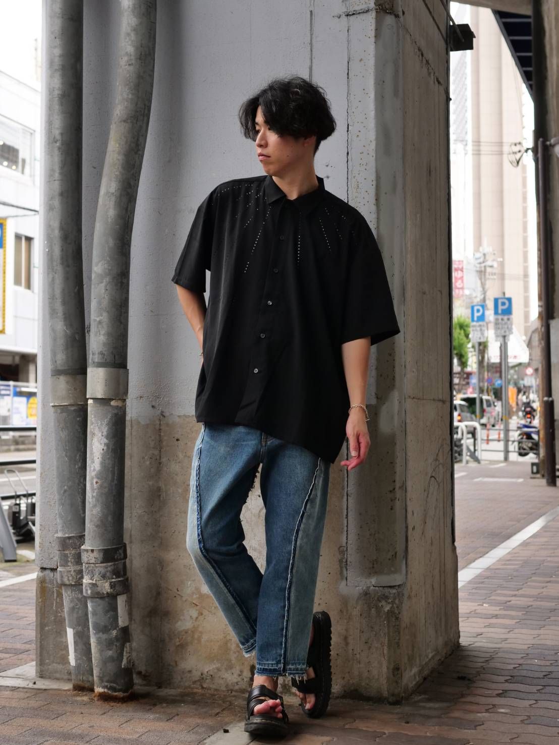【オーバーサイズシャツ】 紋章デザイン / アートファッション / オーバーサイズ /  BLACK / ドレスシャツ / 半袖