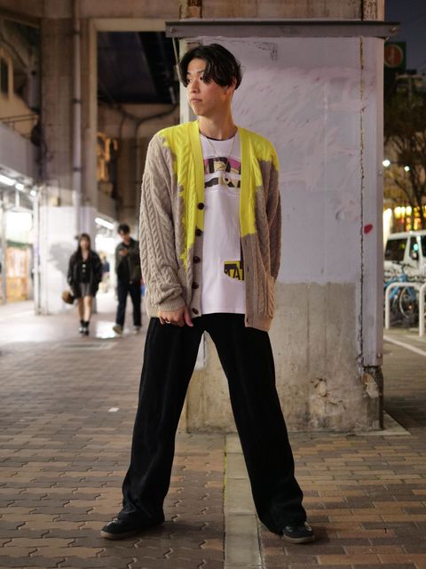 【大人のアートコーデ｜カシミア×色彩アートのカーディガンスタイル｜ONEMADE × ANOVALDAY】