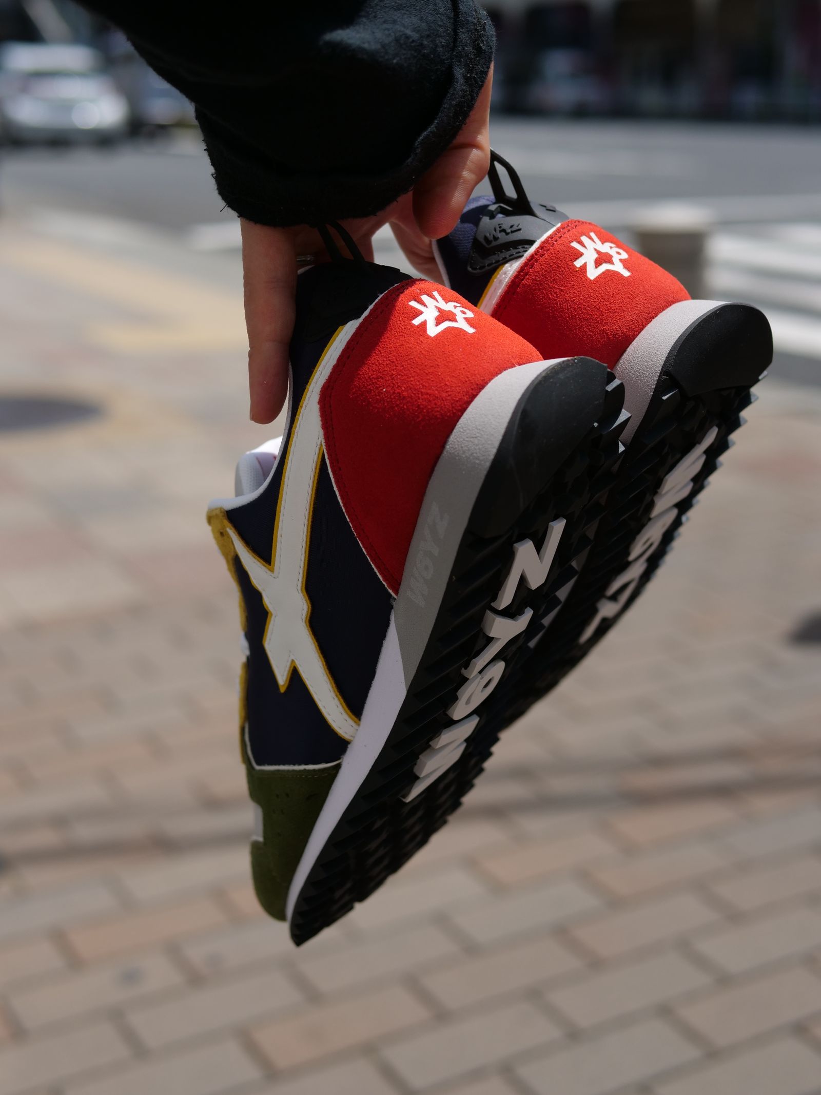 JET-M  / WHITE×KAHKI×YELLOW / ローカットスニーカー「スウェード×ナイロン×レザーの異素材コンビネーション」