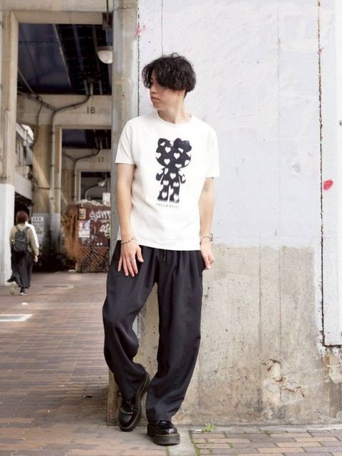 アートなキティで“大人の白T”をアップデート