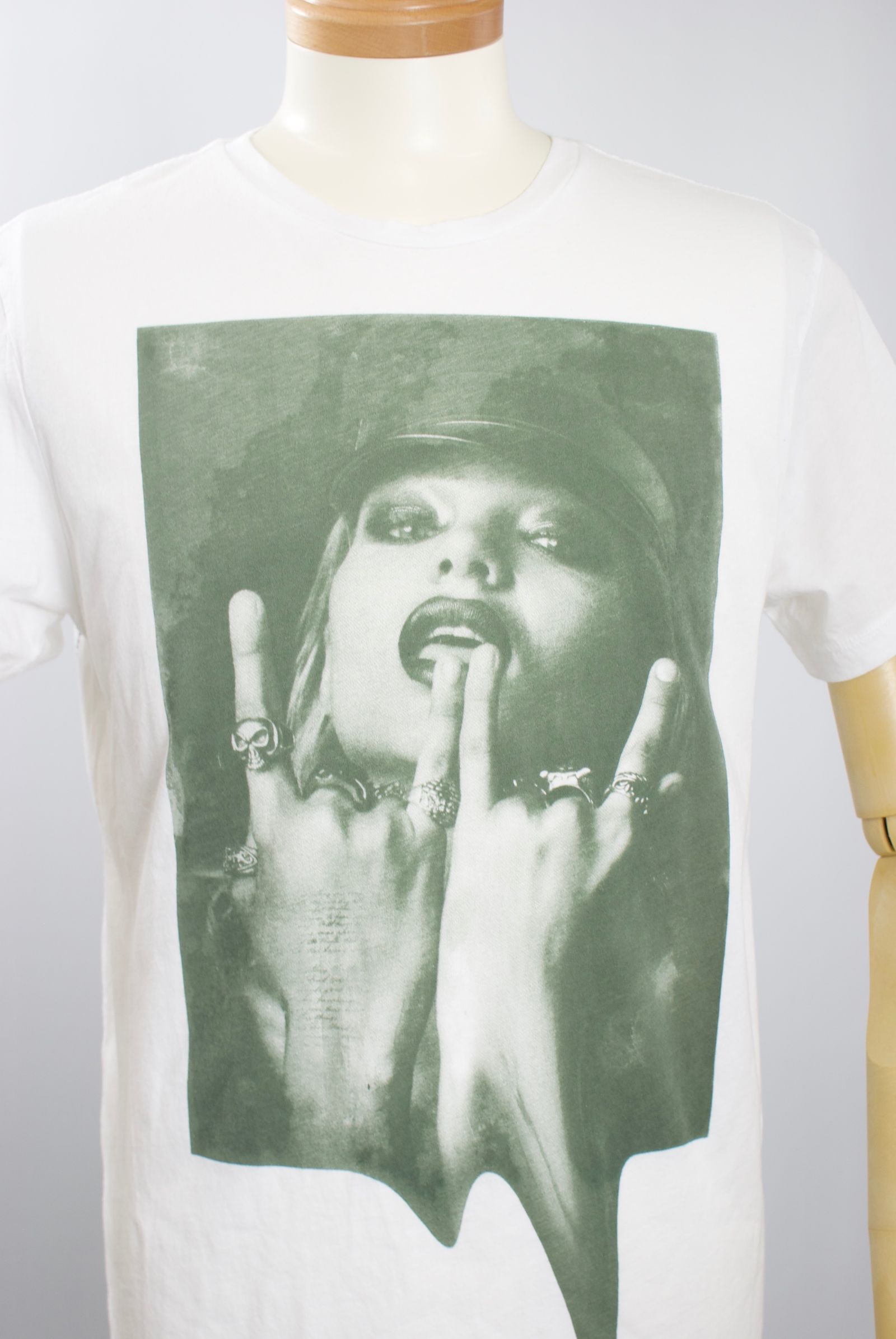 10BSUF02/ SALUTE M4  / 日本未発売 /ロックガールTシャツ/アーティスト着用ブランド /