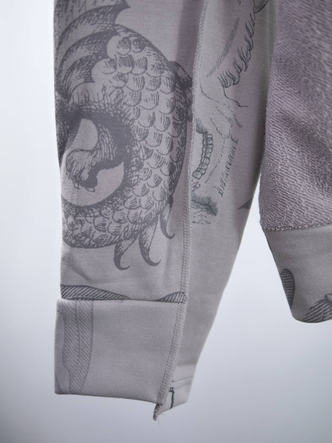 【40代からの大人ZIPパーカー】 立体パズル構造 × 異素材デザインで差がつく、品格カジュアル