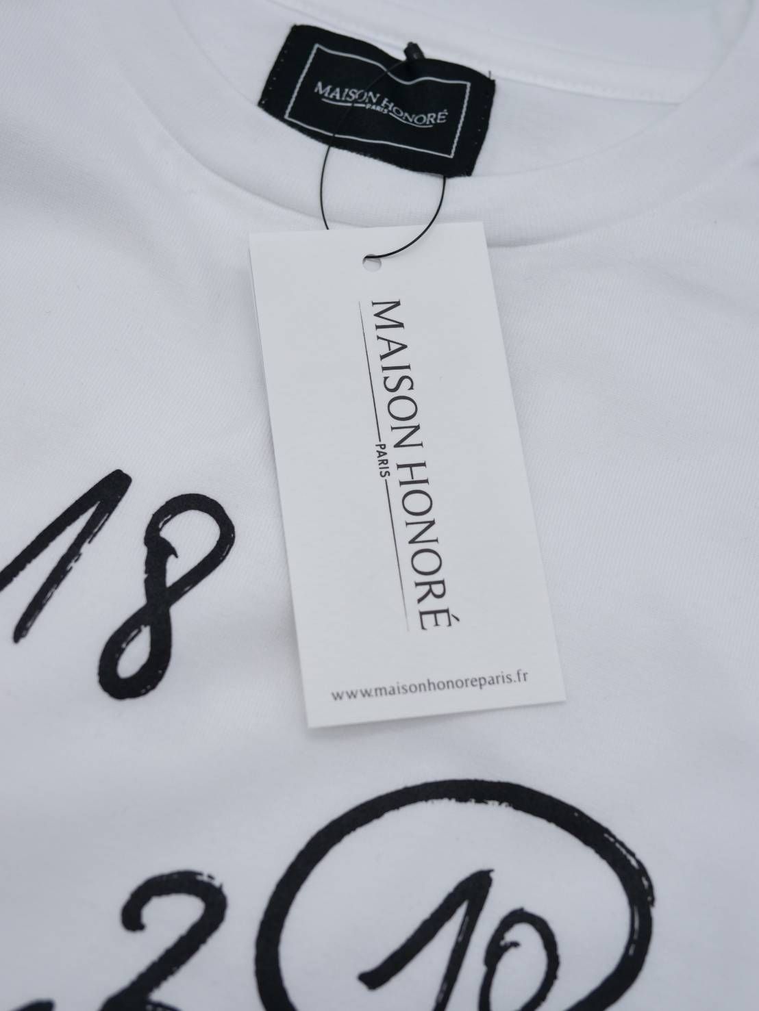 【大人オシャレTシャツ】 Kevin / WHITE / コットン100％ / レギュラーフィット / ユニセックス/ Tシャツ