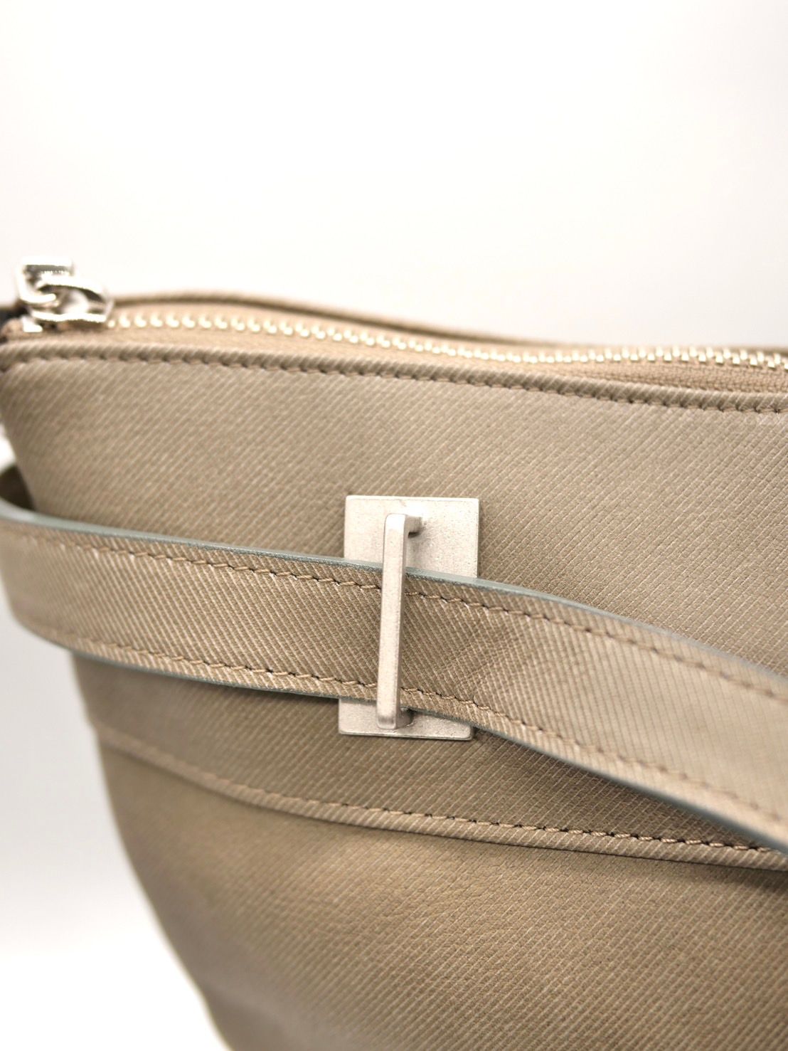 【M.U.L/ エムユーエル】本革（レザー） グレージュ / ヘルメットバック / 日本製 / Made in Japan / 2way Bag / ショルダートートBag / メンズ レディース 兼用 UNISEX