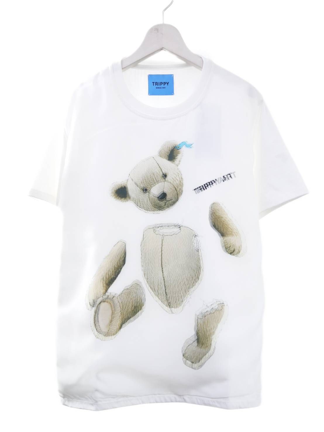 可愛いだけでは終わらない。違和感を纏う3DアートTシャツ / UNISEX /WHITE/ オーバーサイズ