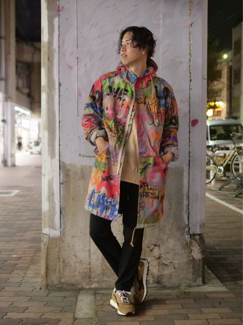 色彩をまとう大人のYラインコーデ｜モッズコートを主役にした秋冬スタイル