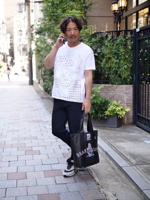 大人の上品さを持ち合わせたまま、程よくカジュアルに