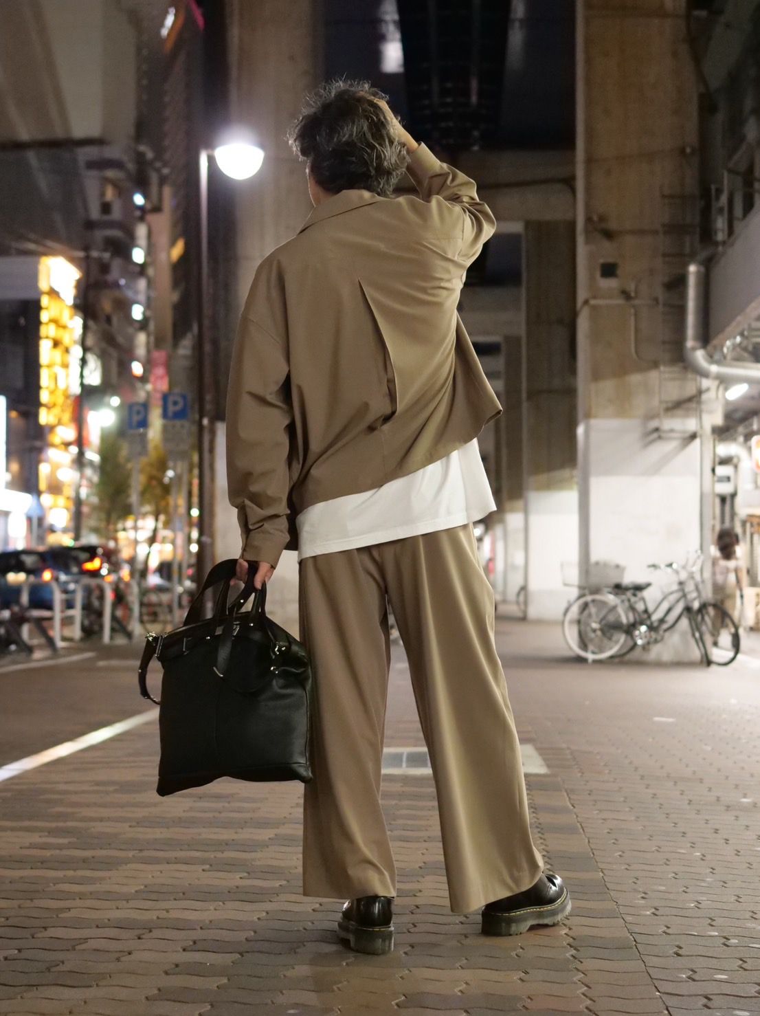 淡色で”デキそうな大人の雰囲気”を表現