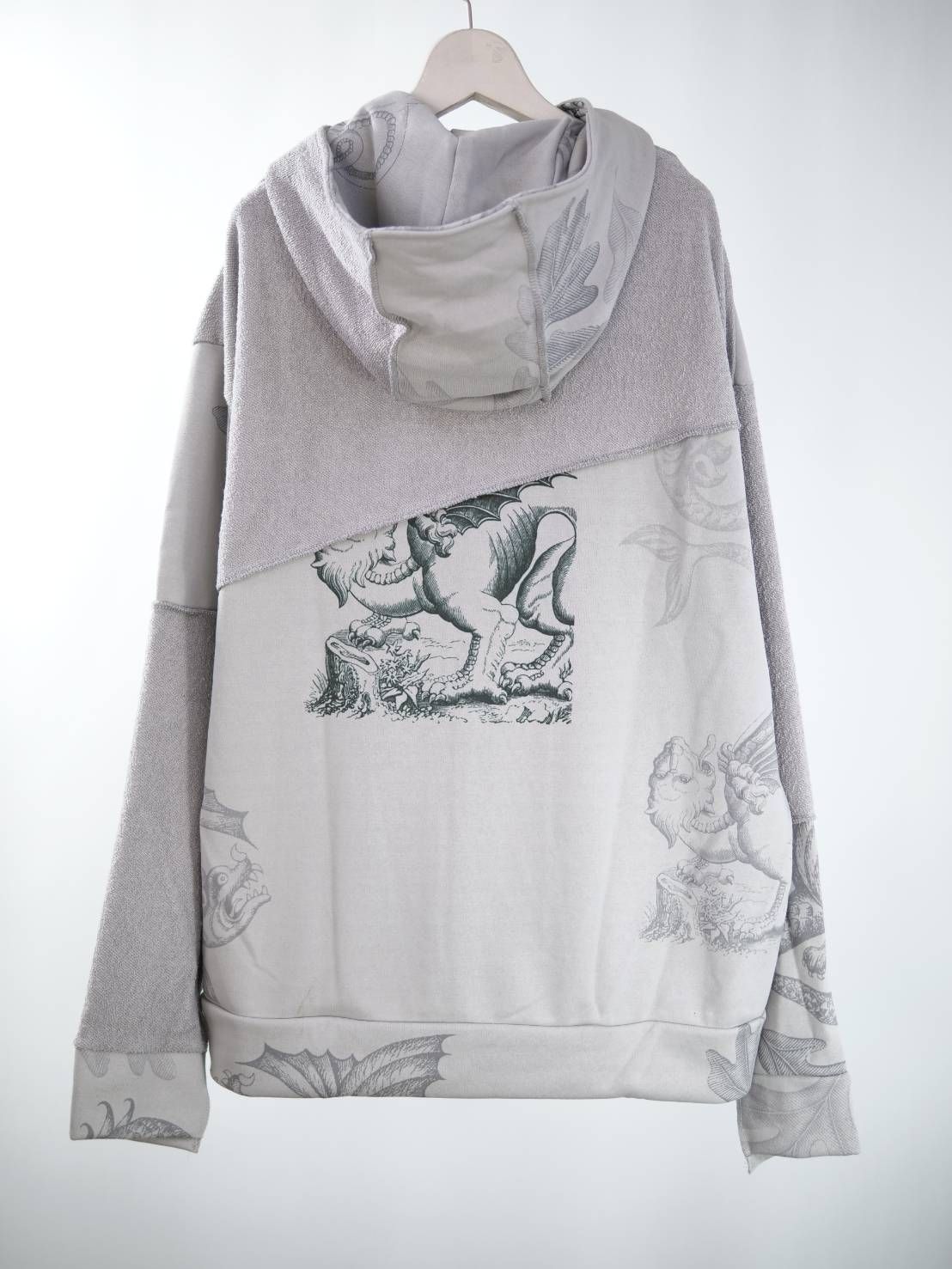 【40代からの大人ZIPパーカー】 立体パズル構造 × 異素材デザインで差がつく、品格カジュアル