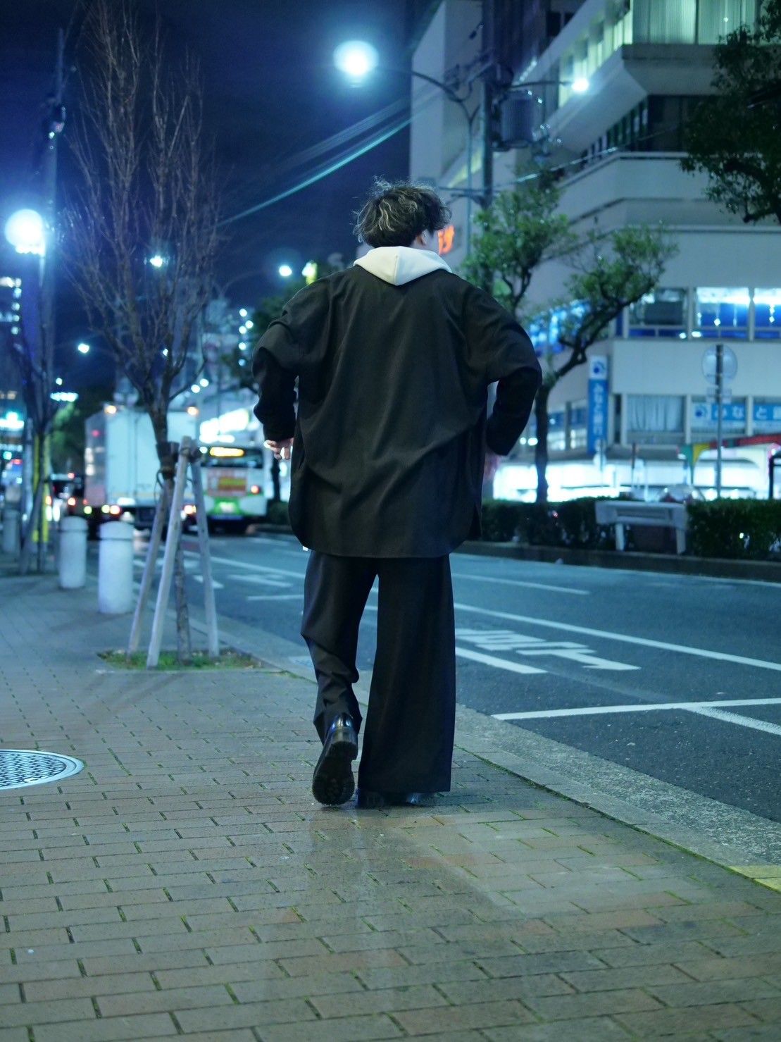 大人の雰囲気を最大限に引き立てる。