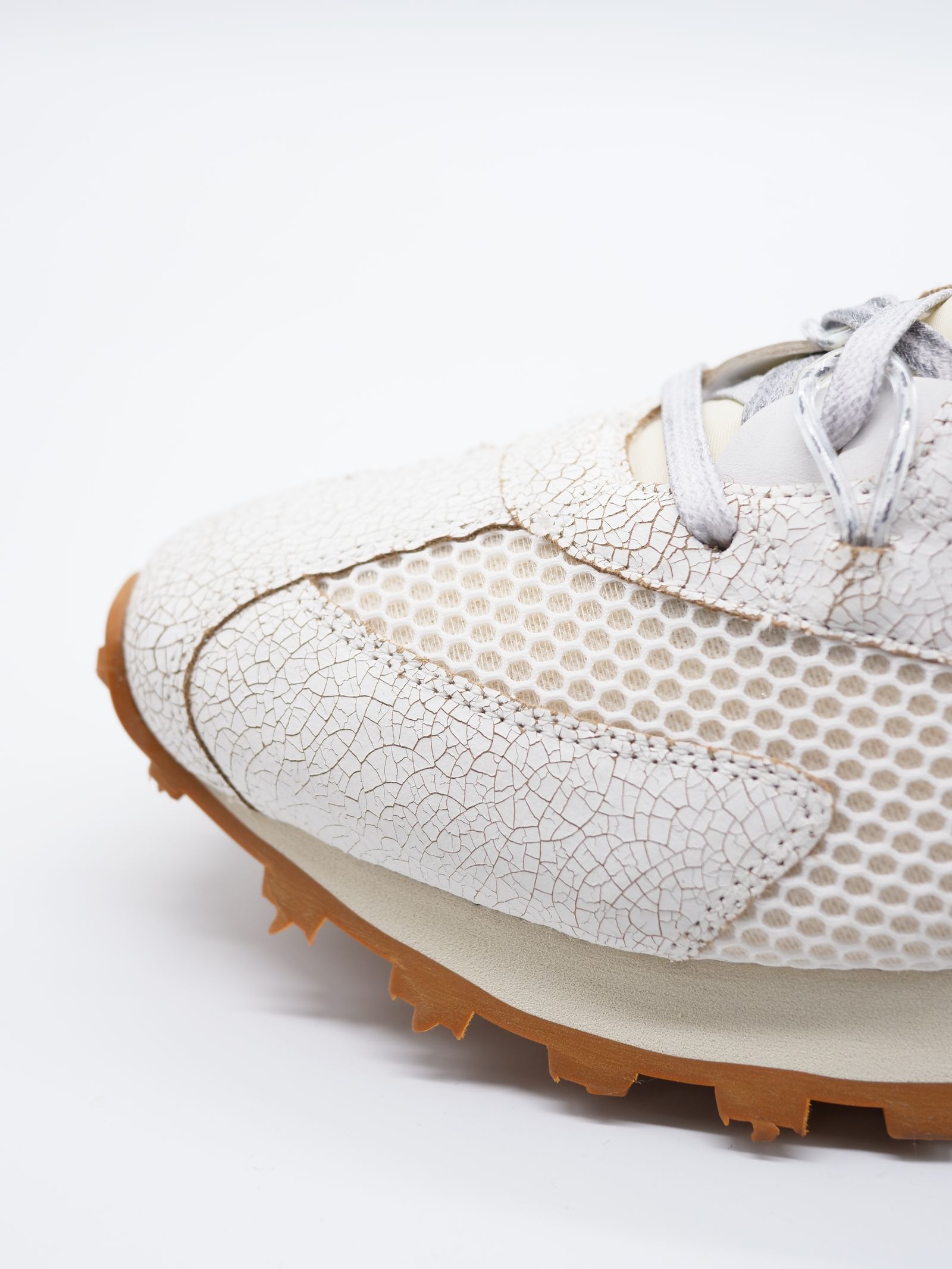 RUNOFスニーカー/  WHITE MAN TECH  / 大注目スニーカー / 異素材コンビネーション / ダットスニーカー / BOEMOS社