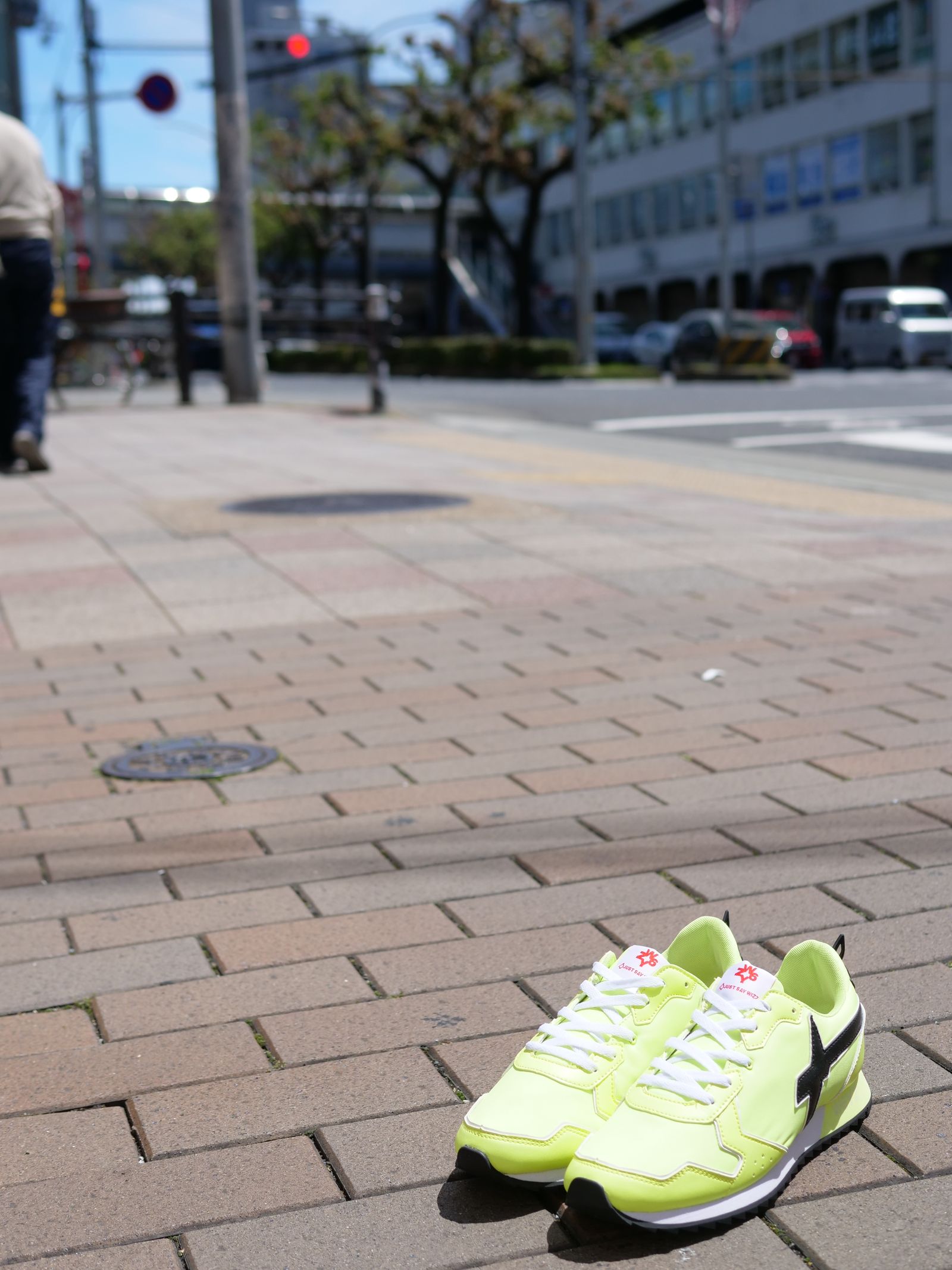 JET-M / NEON YELLOW /ローカットスニーカー「スウェード×ナイロン×レザーの異素材コンビネーション」