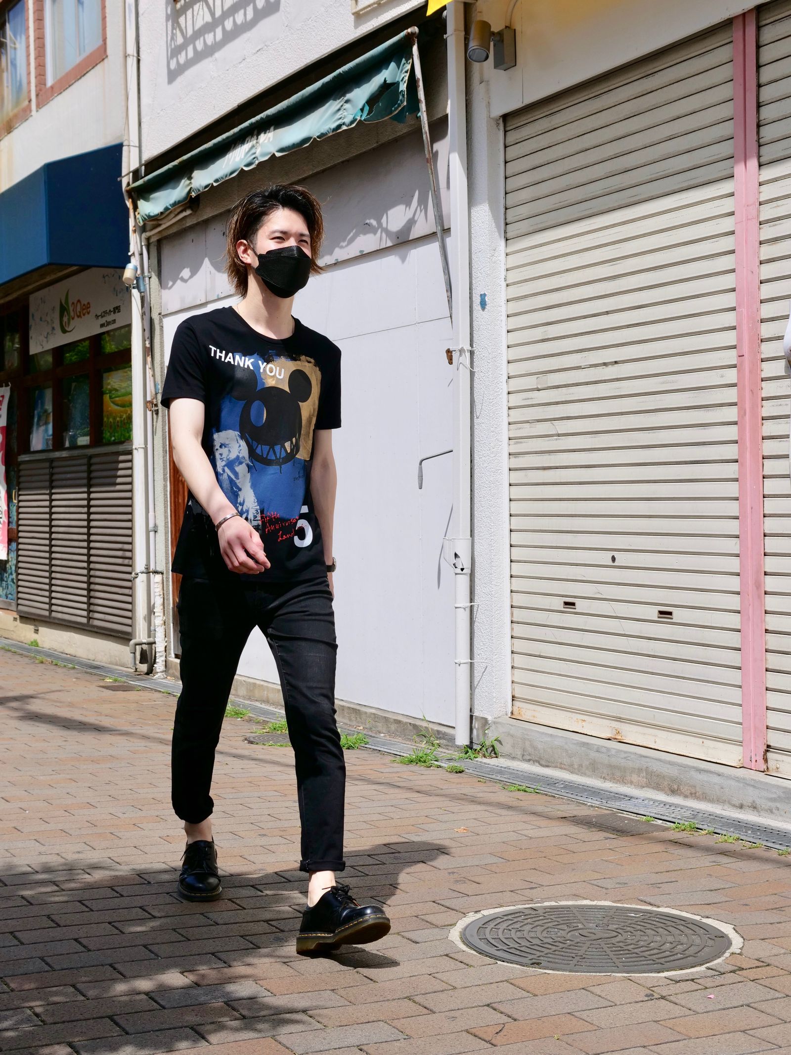 オールブラックでも失敗しない着こなし。