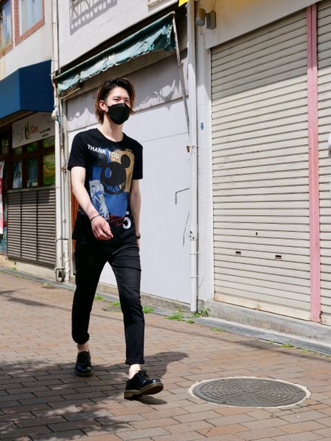 オールブラックでも失敗しない着こなし。