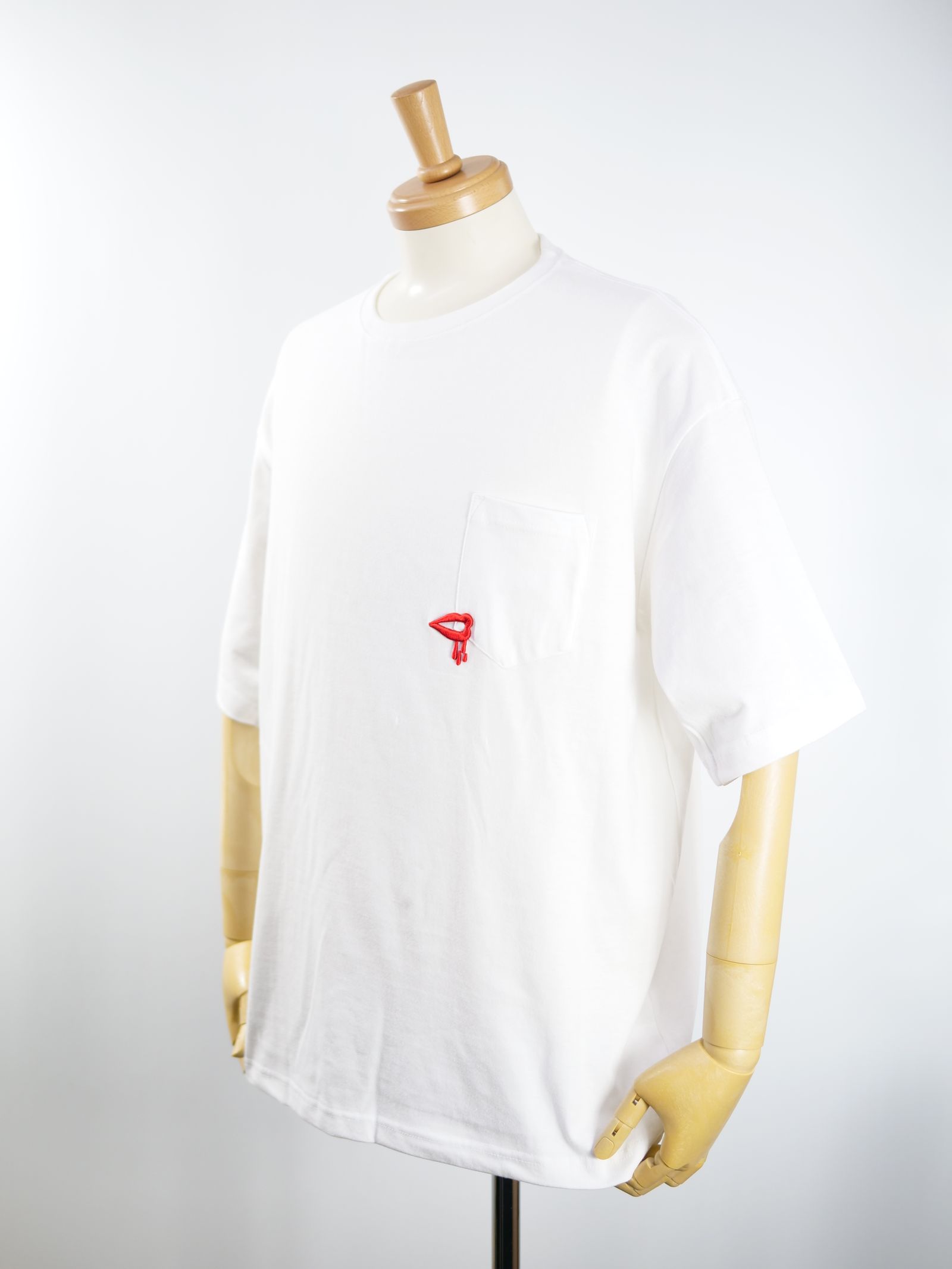 【3D刺繍】LANDER BLUE オリジナル / WHITE / ホワイト /  マリリンモンローキスマーク / ビックシルエット / 1ポケTシャツ