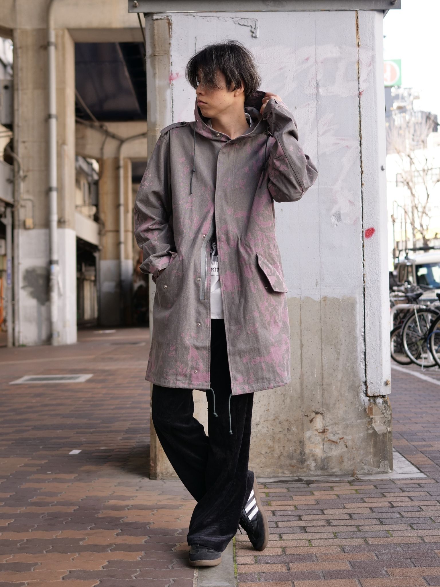 モッズコートを“大人仕様”で着る｜40代からの男性に似合う洗練コーディネート