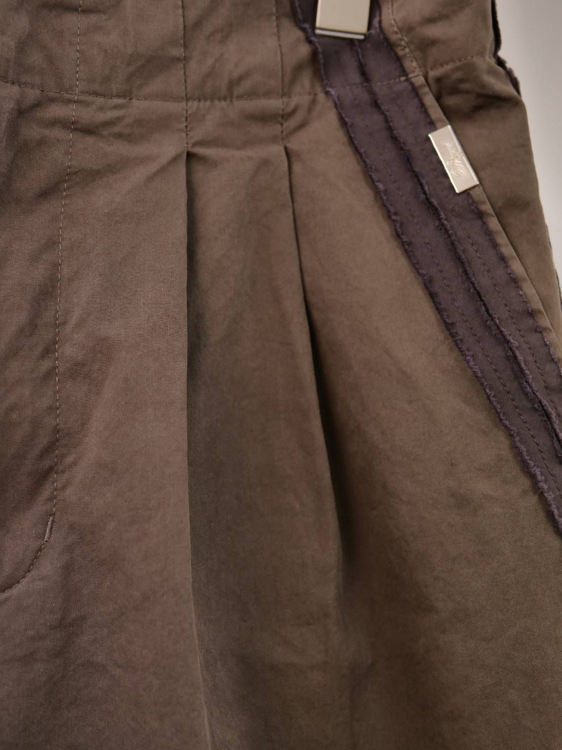 【フレアトラックパンツ】 FRAYED TAPE PANTS / BROWN / 高密度コットン / 2タック / イージーパンツ