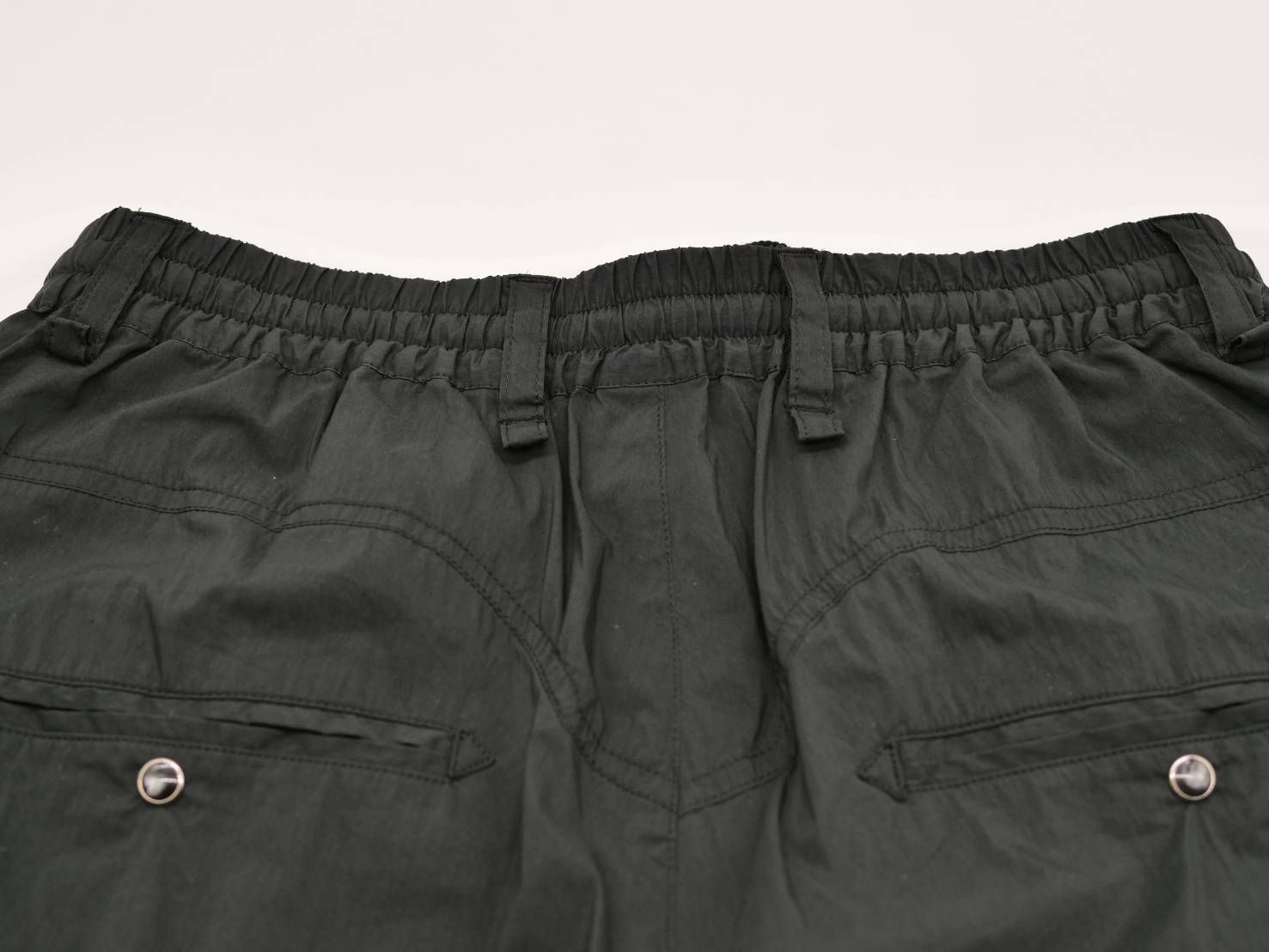 【立体シルエットが際立つ袴ワイドパンツ】 BLACK / コットンナイロン / オーバーサイズスラックス