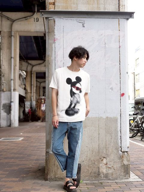 「白Tシャツ×デニムコーデ」