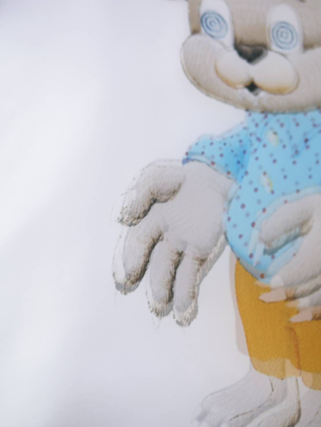 可愛いだけでは終わらない。違和感を纏う3DアートTシャツ / UNISEX /WHITE/ オーバーサイズ