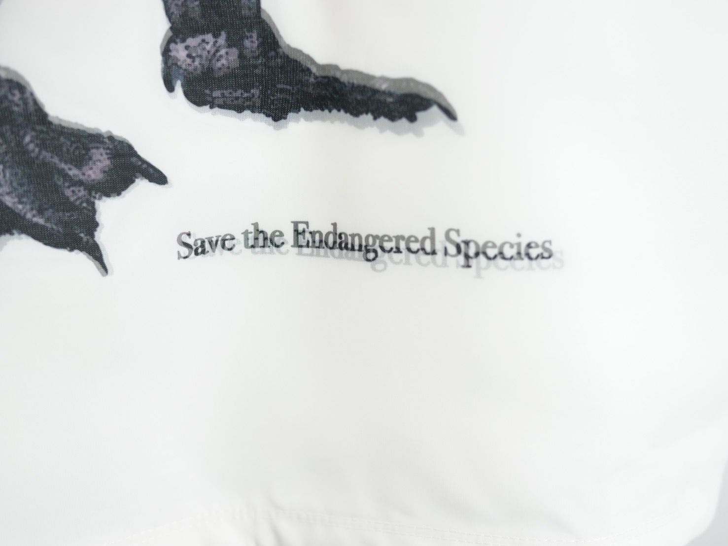 【3DアートTシャツ】RED LIST PENGUIN TR-001 /  ハートペンギン   / アートブランド / Art Tシャツ / WHITE / トロンプルイユファッション / ユニセックス