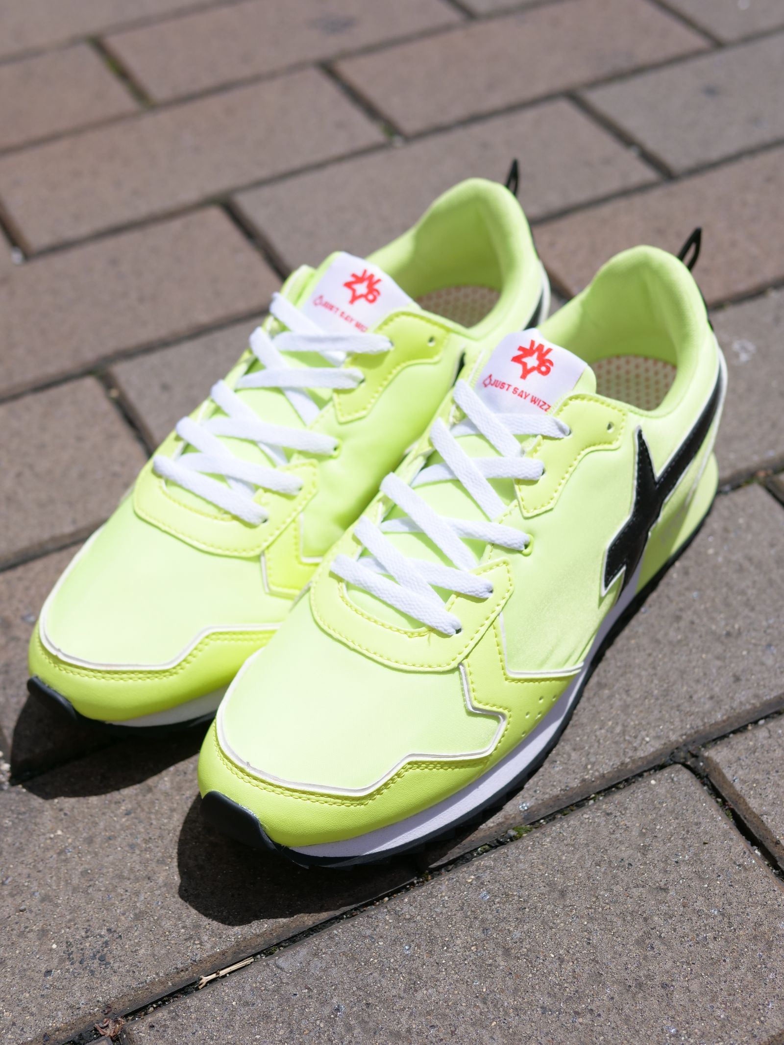 JET-M / NEON YELLOW /ローカットスニーカー「スウェード×ナイロン×レザーの異素材コンビネーション」