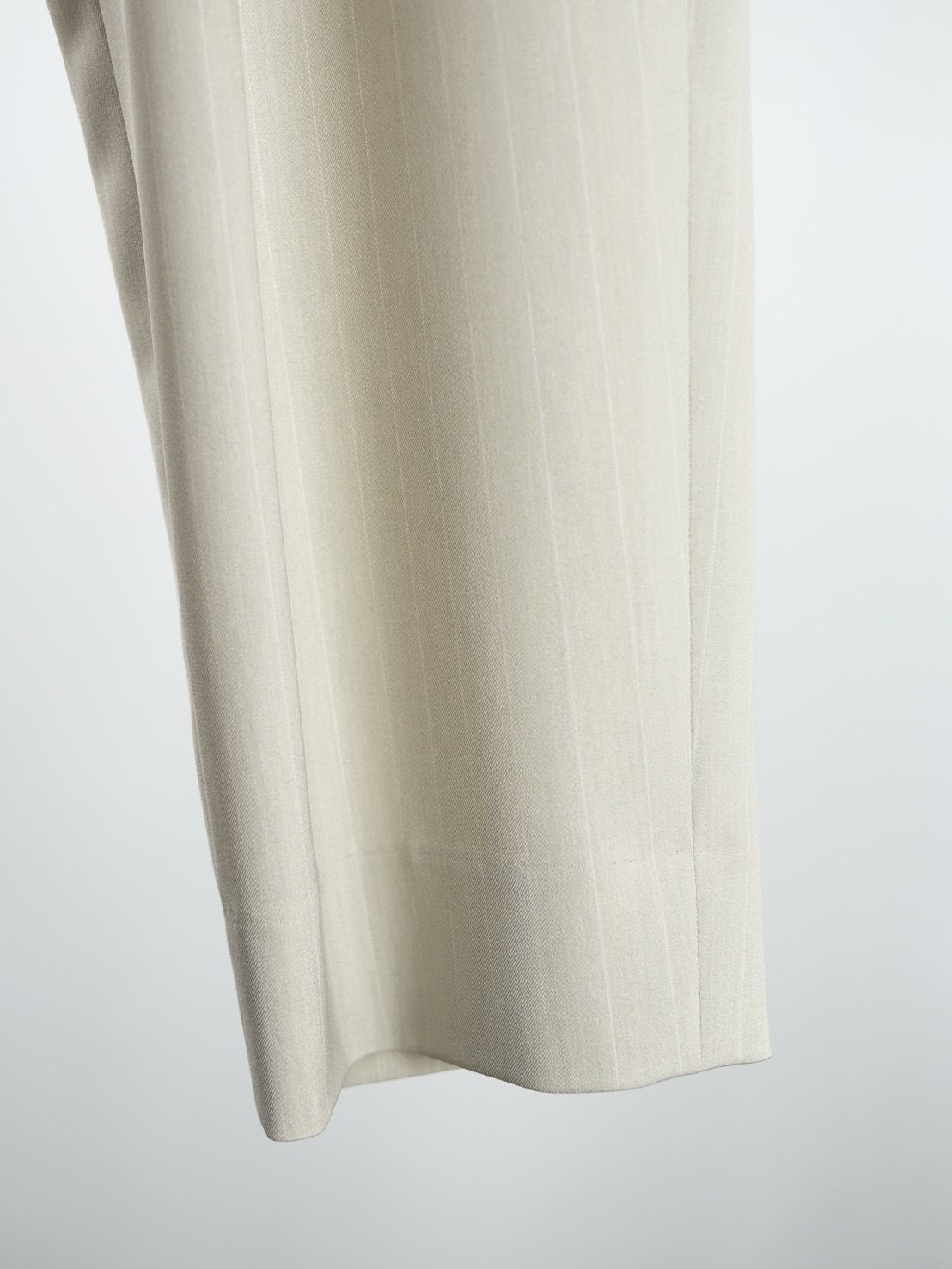 【大人のワイドスラックス】  2タック スラックス / BEIGE ストライプ / ストレッチ素材 /  ドライタッチ / サルエル /  テーパード