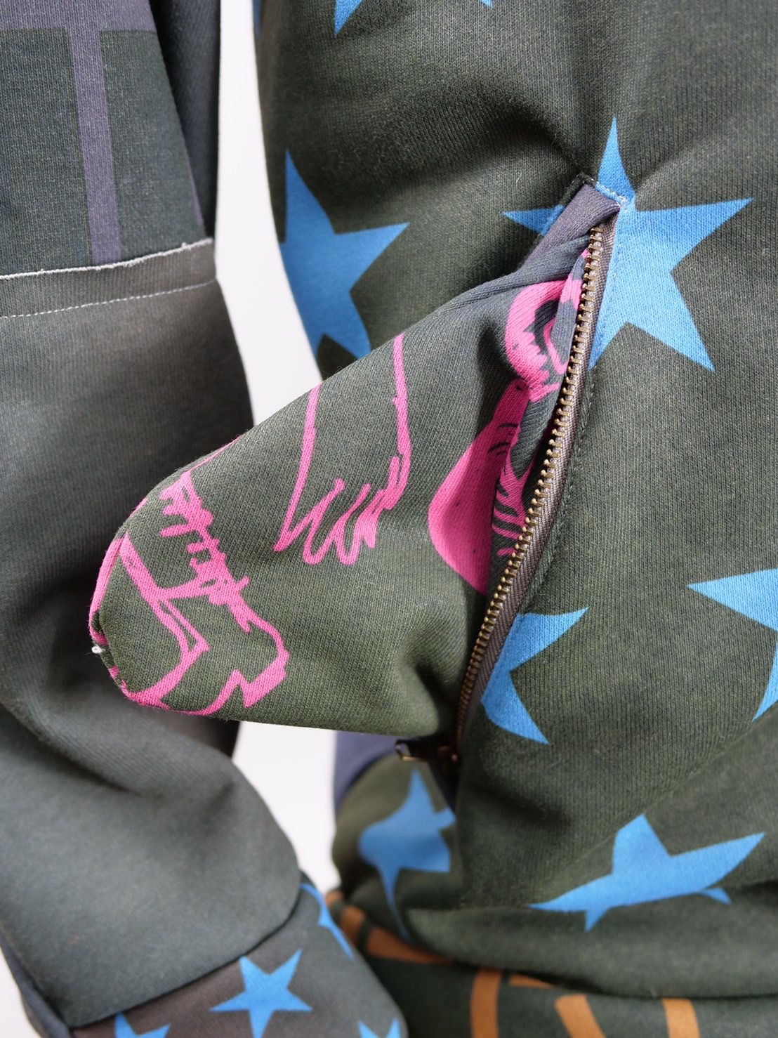 【異素材を組み合わせた逸品】ONE-1009 / HOODED BLOUSON / レイヤードZIPパーカー
