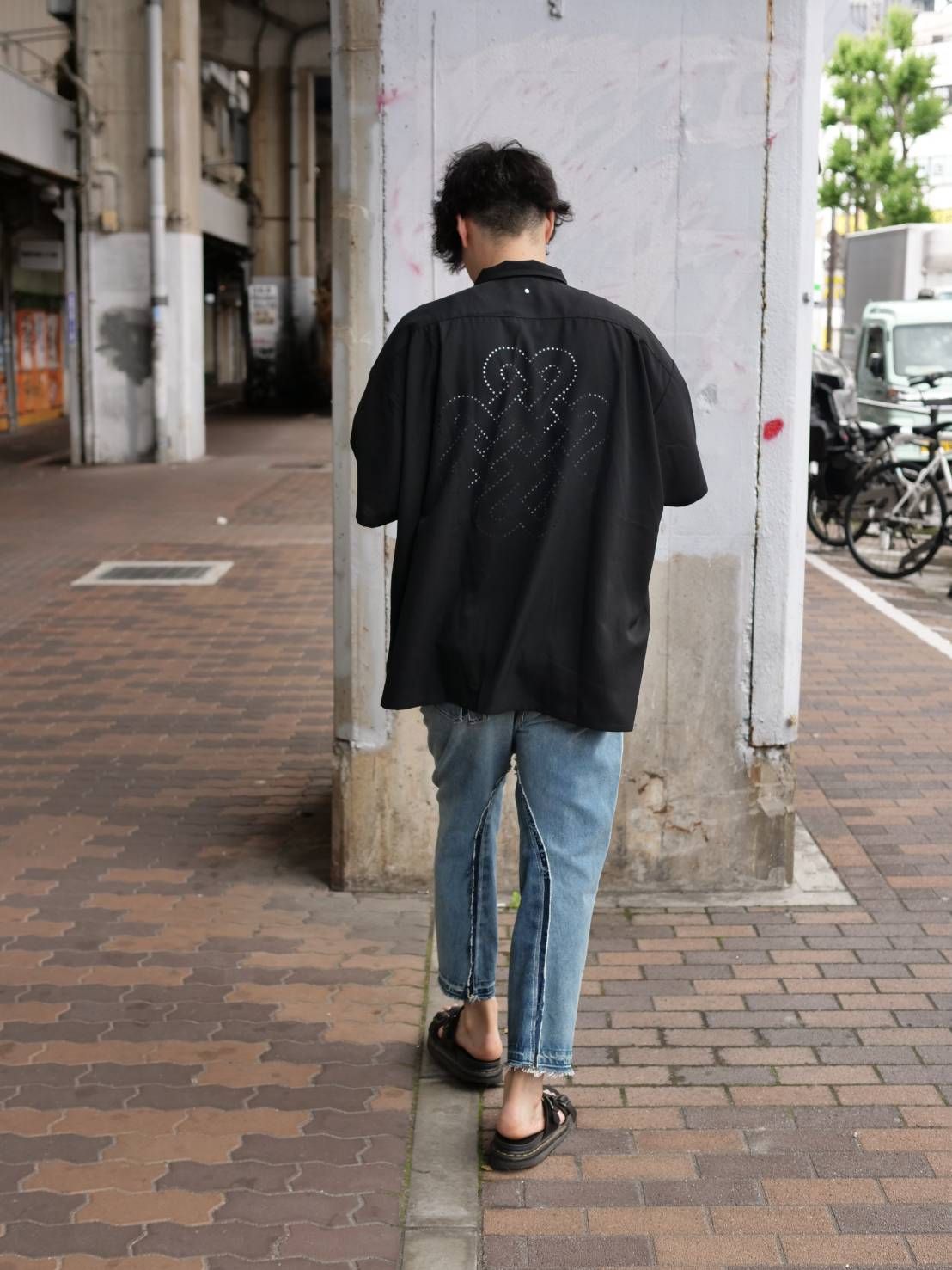 【オーバーサイズシャツ】 紋章デザイン / アートファッション / オーバーサイズ /  BLACK / ドレスシャツ / 半袖