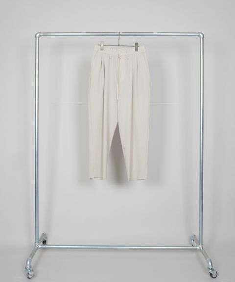 【大人のワイドスラックス】  2タック スラックス / BEIGE ストライプ / ストレッチ素材 /  ドライタッチ / サルエル /  テーパード