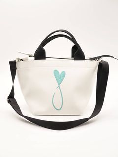 【実用性が高いBAG】 PARISブランドトートバッグ / WHITE / ハートデザイン / 刺繍 / ショルダーバック
