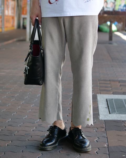 【大人の佇まいを感じさせる】 大人気のコーデュロイパンツ
