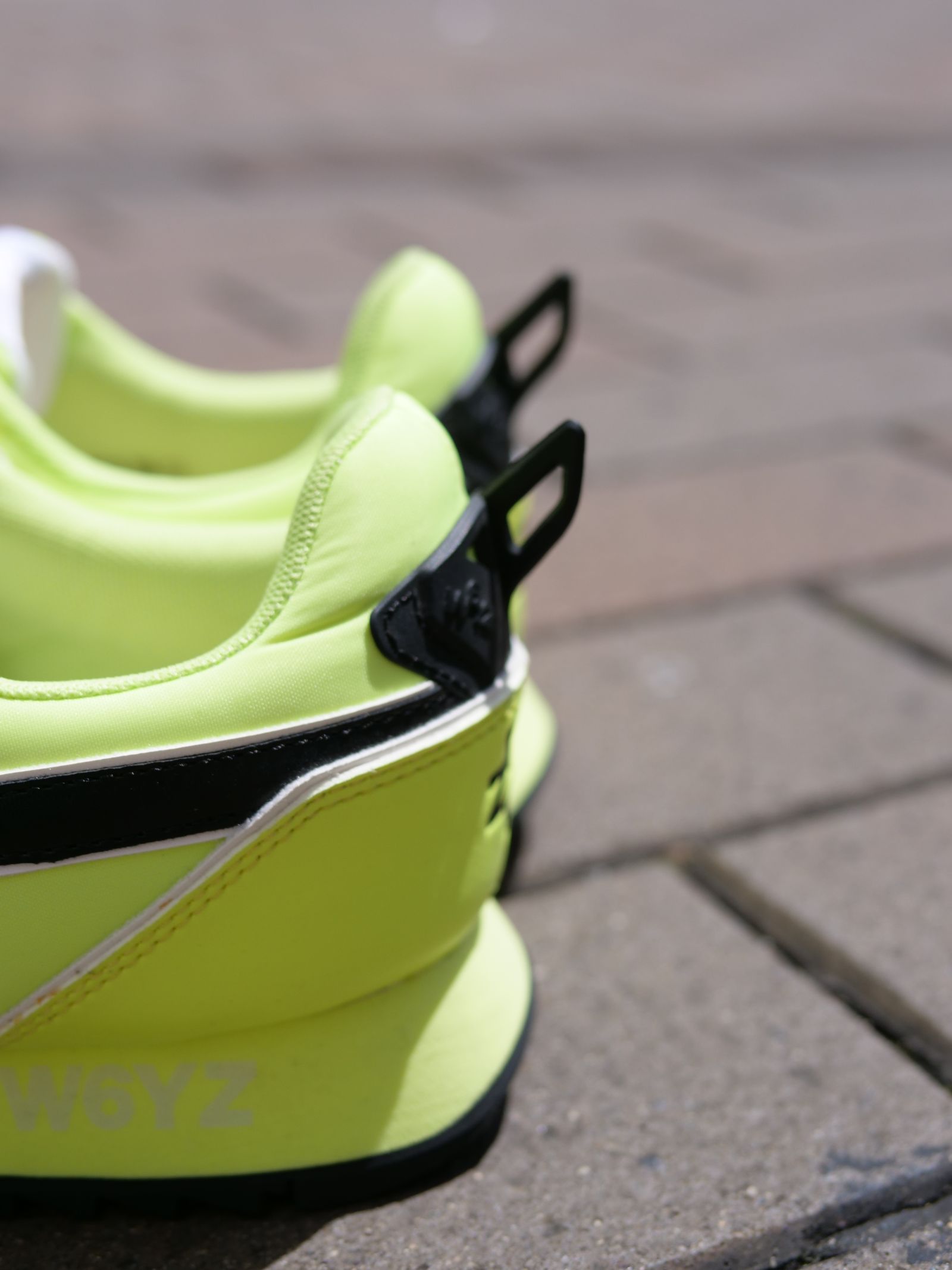 JET-M / NEON YELLOW /ローカットスニーカー「スウェード×ナイロン×レザーの異素材コンビネーション」