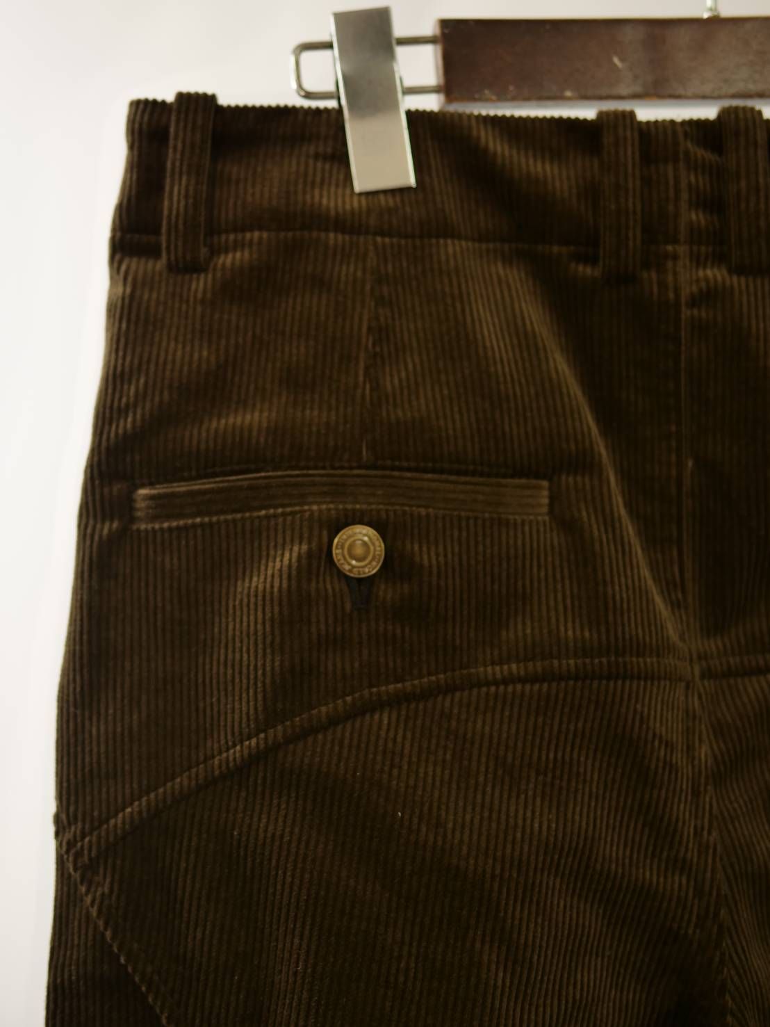 立体裁断×ミリタリー / ANOVALDAY コーデュロイパンツ / ウエスタンモチーフ刺繍 /  大人の秋冬スタイル