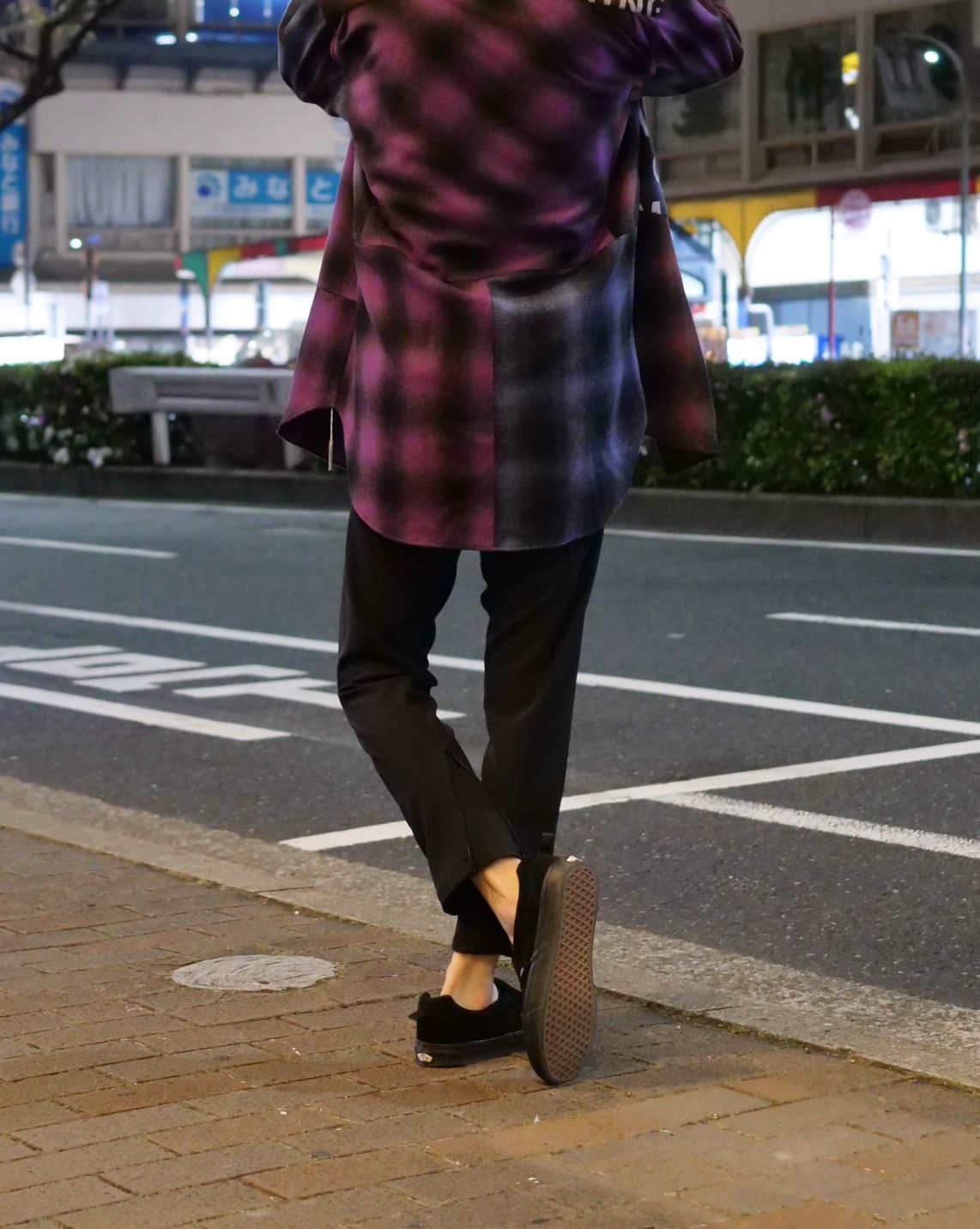【至高の履き心地】テーパードシルエット / ブラック / バックジップ / ストレッチナイロンパンツ