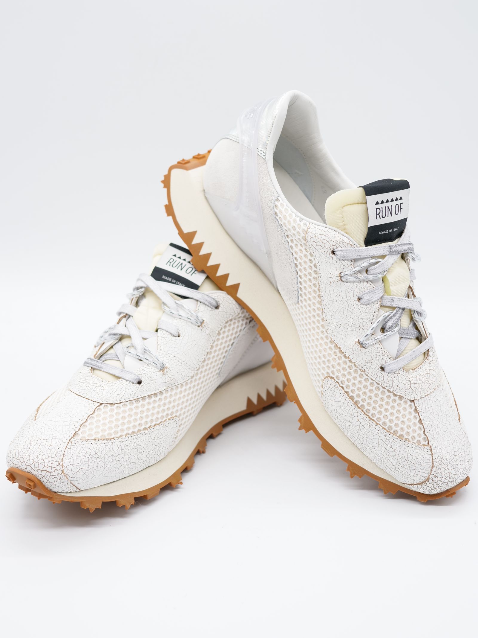 RUNOFスニーカー/  WHITE MAN TECH  / 大注目スニーカー / 異素材コンビネーション / ダットスニーカー / BOEMOS社